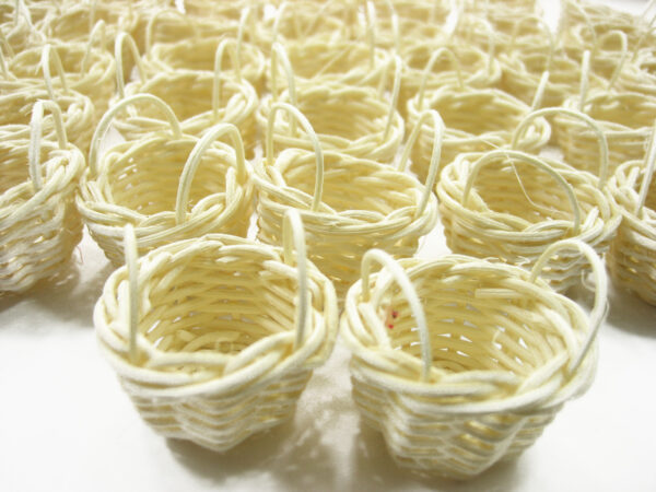 Dollhouse Miniatures Handmade Small Round Wicker Baskets Supply Charms