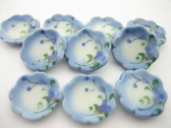 10x15mm Orchid Flower Scallop Paint Plate Dish Dollhouse Miniature Ceramic 12976