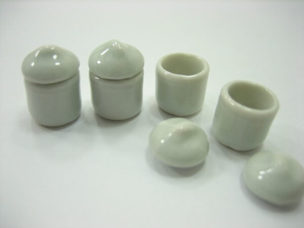 4 Round White Canister/Cookie Jar Removable Lid Dollhouse Miniature 13407