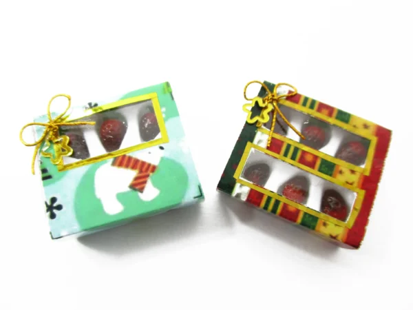 Dollhouse Miniatures 2 Paper Boxes Chocolate Strawberry Dessert Christmas 13626 - Image 2