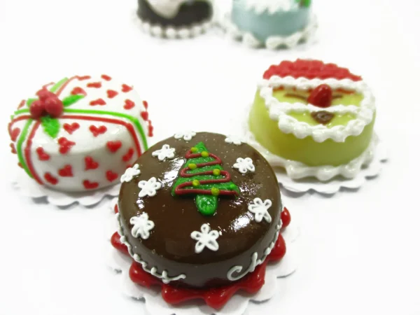 Dollhouse Christmas 5 Cake 2 cm Holiday Seasonal Miniature Christmas 14945 - Image 3