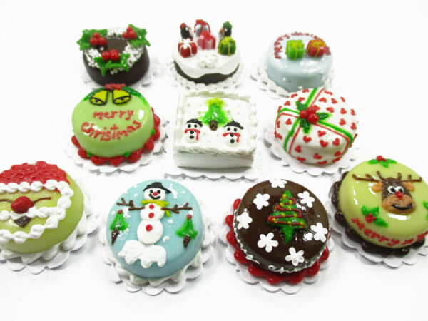 Dollhouse Christmas 10 Cake 2 cm Holiday Seasonal Miniature Christmas 14981