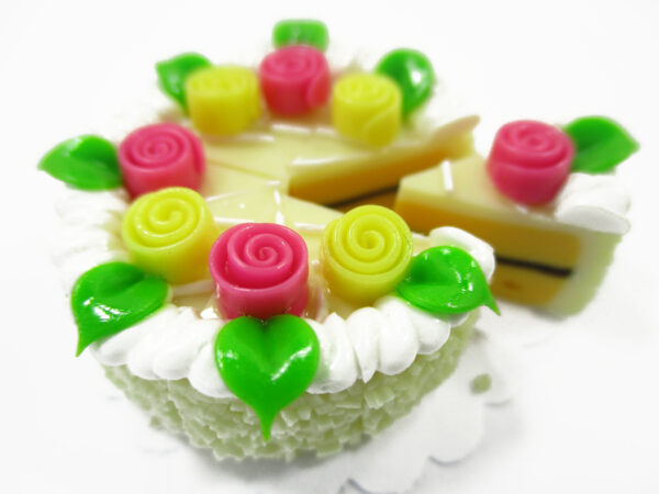 Dollhouse Miniature Food 8 Cuts Slice Vanilla 3 cm Cake Rose Flower Supply 15387