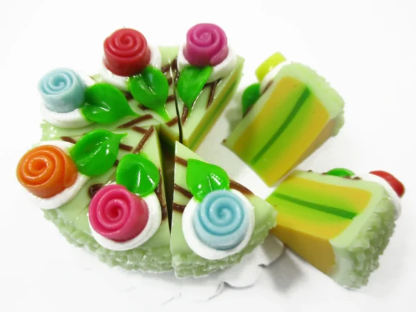 Dollhouse Miniatures Food 8 Cuts Slice Green 3 cm Cake Rose Flower Supply 15388 - Image 2