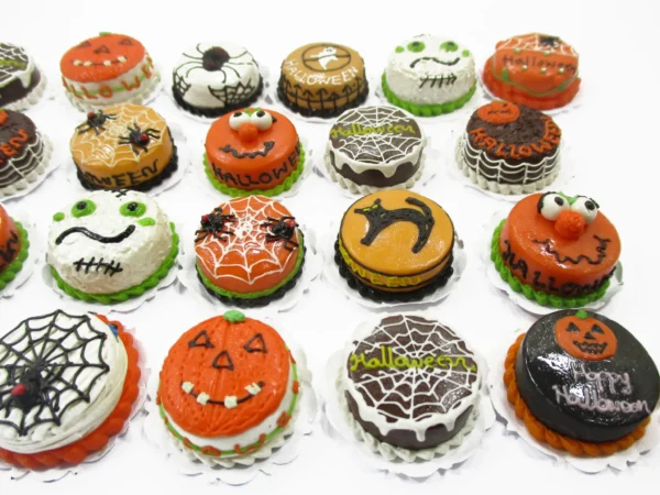 25x20mm Mixed Mixed Halloween Seasonal Cake Dollhouse Miniature Food 15433 - Image 3
