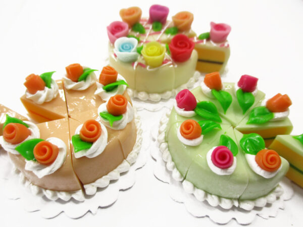 Dollhouse Miniature Food 24 Slices Cake Mixed Color Rose Flower Topping 15584