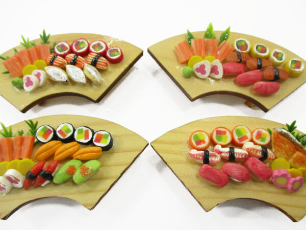 Dollhouse Miniature Japanese Food 4 Sushi Bento Lunch Box Curve Supply 15692