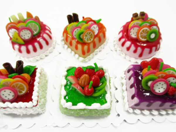 Dollhouse Miniatures Food 2 cm 6 Assorted Color Fruit Cake Bakery Supply 15705