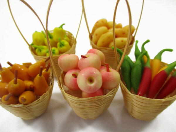 Dollhouse Miniatures Food 5 Wicker Basket Handmade Fruit Vegetable Supply 15745