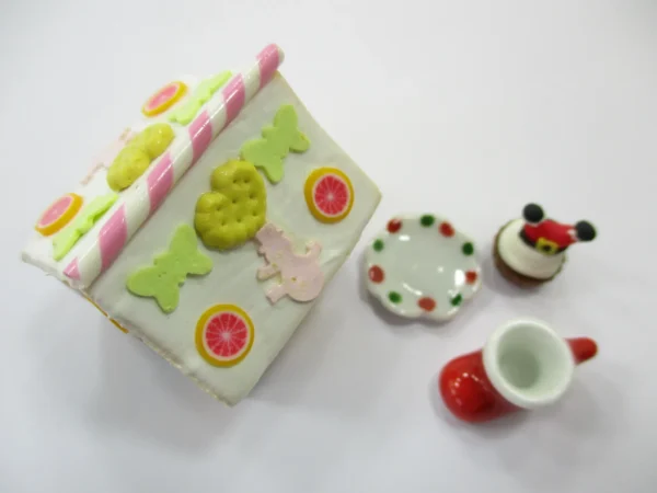 Dollhouse Miniature Food Gingerbread House Christmas Cupcake Seasonal 15865 - Image 2