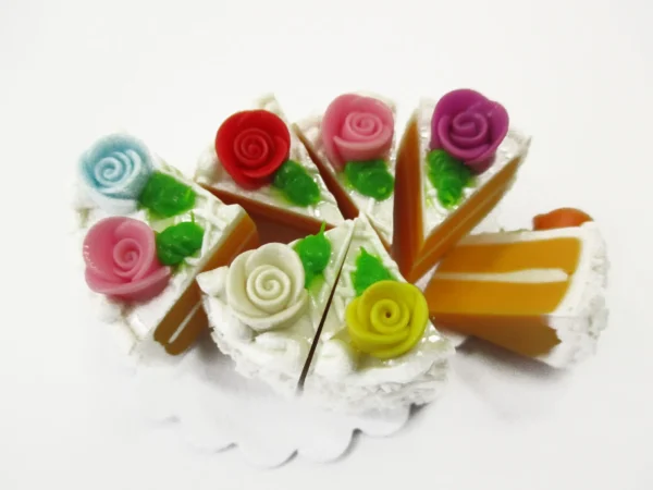 Dollhouse Miniature Food 8 Cuts Slice White Creamy 3 cm Cake Rose Flower 15971 - Image 2
