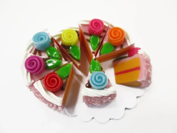Dollhouse Miniature Food 8 Cuts Slice Strawberry 3 cm Cake Rose Flower 15980 - Image 2
