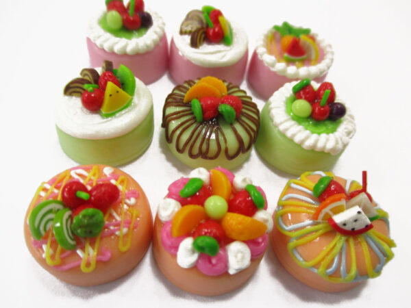 Dollhouse Miniatures Food Cakes 9 Mixed Color Mini Fruit Cake 1.5 cm Sweet 16039