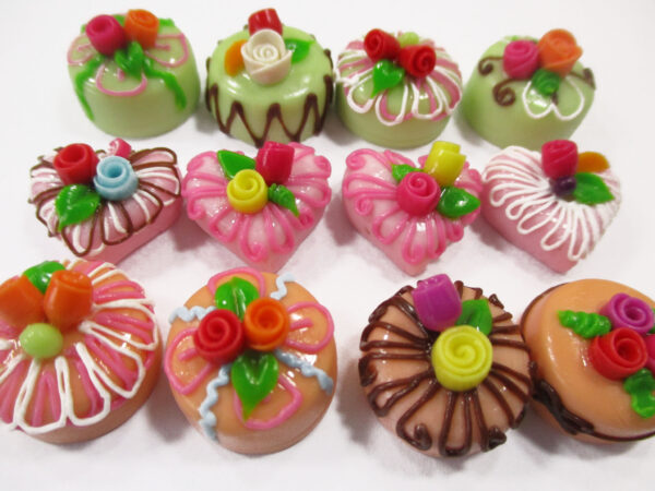 Dollhouse Miniatures Food Cakes 12 Rose Flower Mini Cake 1.5 cm Supply 16055