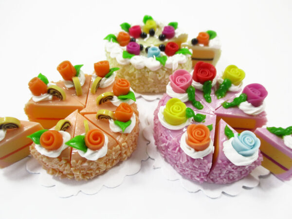 Dollhouse Miniature Food 24 Cuts Cake Assorted Color Rose Flower Topping 16460