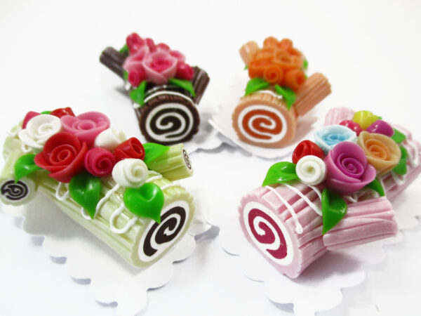 1:6 4 Mixed Color Log Roll Cakes Flower Rose Dollhouse Miniatures Food Dessert 16475