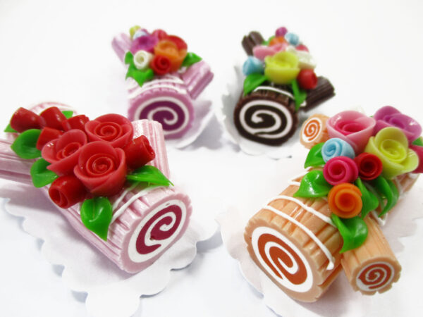 1:6 4 Mixed Color Log Roll Cakes Flower Rose Dollhouse Miniatures Food Bakery 16477