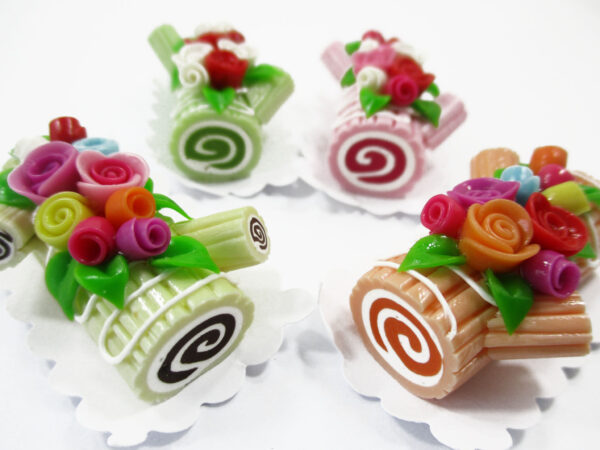 1:6 4 Mixed Color Log Roll Cakes Flower Rose Dollhouse Miniatures Food Dessert 16478