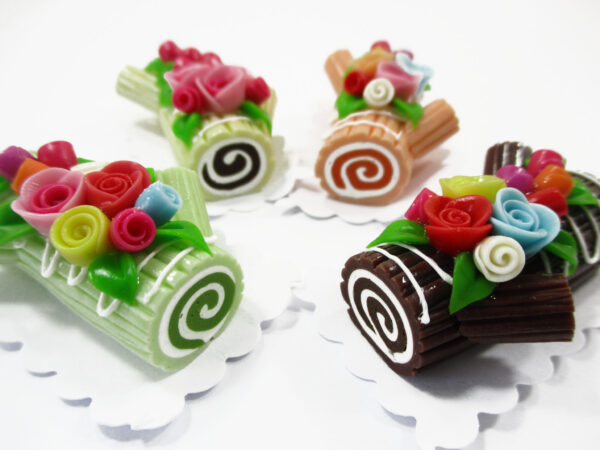 1:6 4 Mixed Color Log Roll Cakes Flower Rose Dollhouse Miniatures Food Bakery 16489