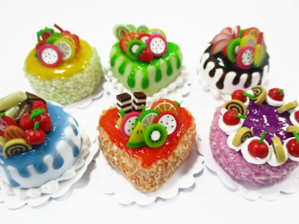 Dollhouse Miniatures Food 2 cm 6 Mixed Color Fruit Cake Doll Food Bakery 16539