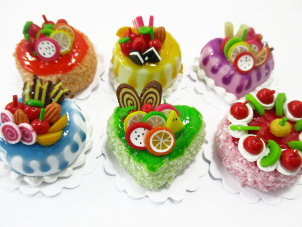 Dollhouse Miniatures Food 2 cm 6 Assorted Color Fruit Cake Bakery Supply 16544