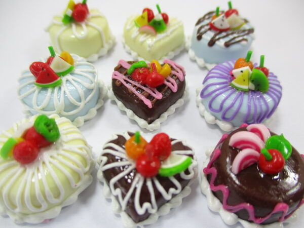 Dollhouse Miniatures Food Cakes 9 Assorted Color Fruit Cake 1.5 cm Supply 16547