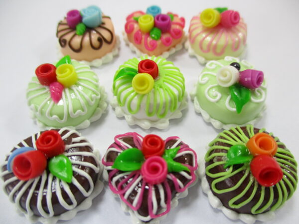 Dollhouse Miniatures Food Cakes 9 Assorted Rose Flower Cake 1.5 cm Dessert 16552