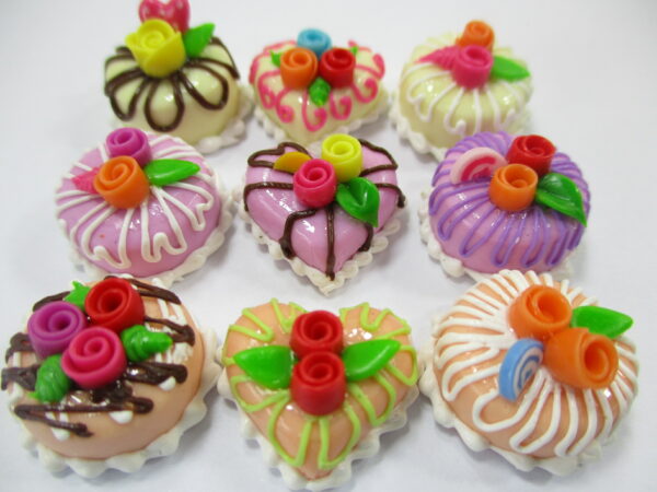 Dollhouse Miniatures Food Cakes 9 Mixed Color Rose Flower Cake 1.5 cm 16555