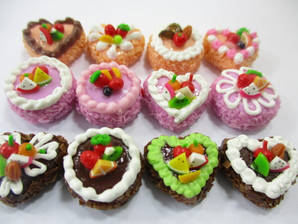 Dollhouse Miniatures Cakes 12 Mixed Color Fruit Cake 1.5 cm Dessert Supply 16569