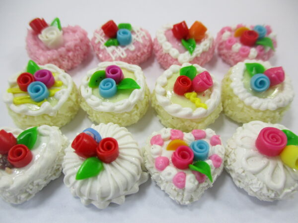 Dollhouse Miniatures Food Cake 12 Chocolate Rose Flower Cake 1.5 cm Supply 16576