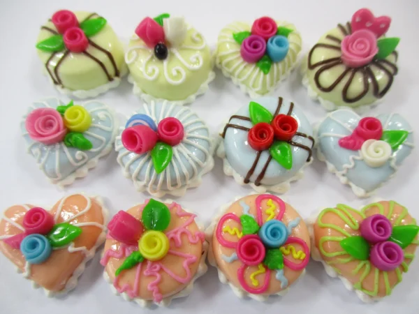 Dollhouse Miniatures Food Cake 12 Assorted Rose Flower Cake 1.5 cm Dessert 16577 - Image 2
