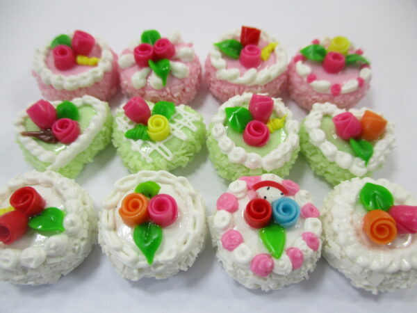 Dollhouse Miniatures Food Cakes 12 Mixed Color Rose Flower Cake 1.5 cm 16585