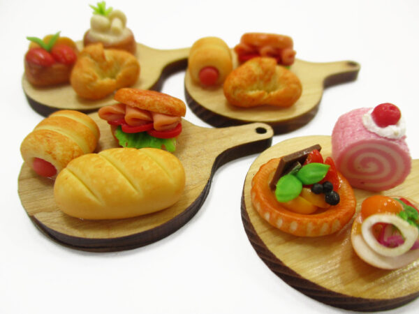 Dollhouse Miniature Food Bakery Bread Cake Cupcake Dessert On Wooden Board 16646