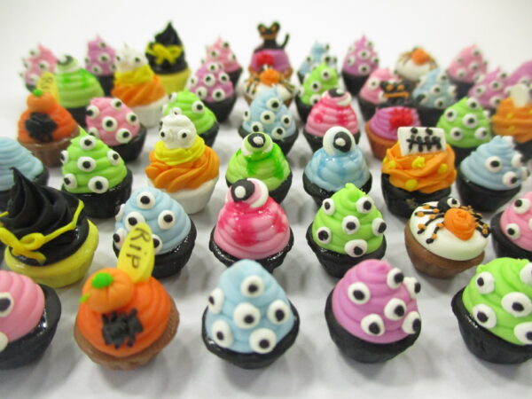 Dollhouse Miniature Food Halloween Seasonal Mixed 50 Cupcake Bakery Sweets 16653