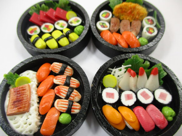 Dollhouse Miniature Food 4 Sushi Bento Japanese Lunch Wooden Box Supply 16753