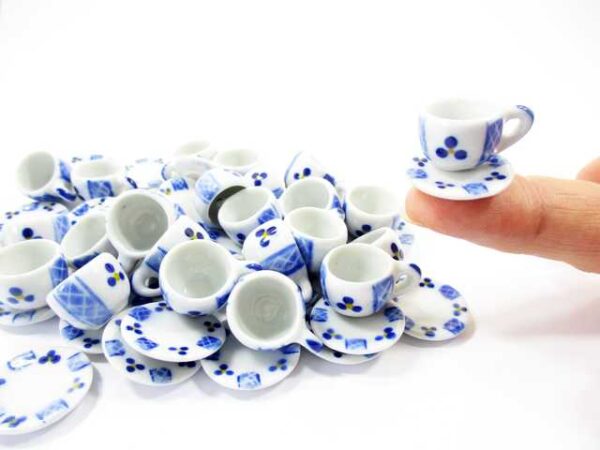 1:6 Dollhouse Miniature Ceramic 24/48 Blue Paint Tea Cup Saucer Round Plate #M 4067
