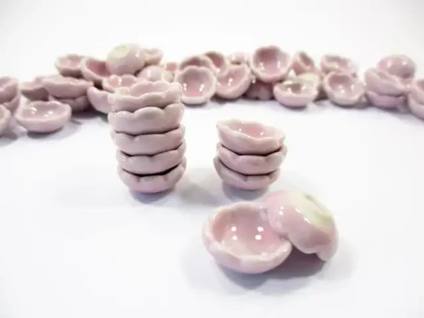 Dolls House Miniature Ceramic China Kitchen Dinner Pink Scallop Bowl - Image 3