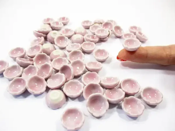 Dolls House Miniature Ceramic China Kitchen Dinner Pink Scallop Bowl - Image 4