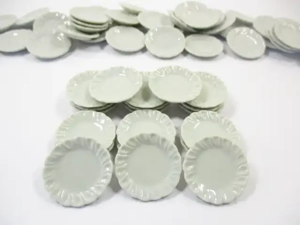 25mm White Scallop Plate Dish Dollhouse Miniature Ceramic Kitchenware - Image 2