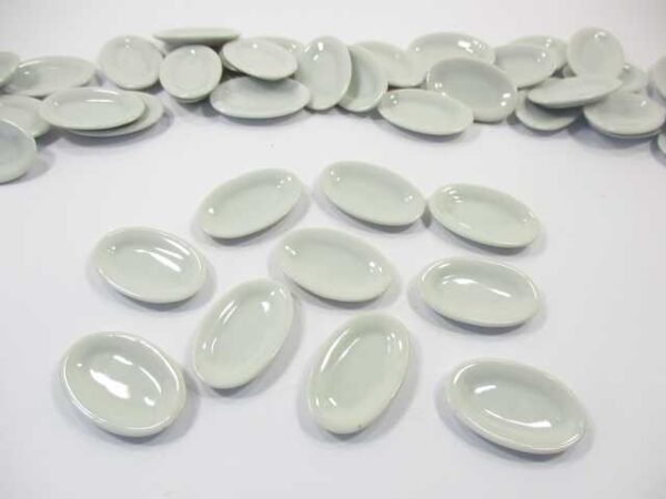 30mm Mini White Oval Plate Dish Dollhouse Miniature Kitchenware Ceramic