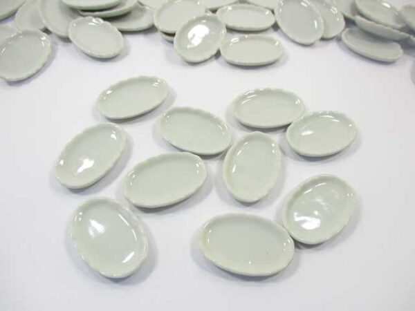 35mm Mini Plate Dish Dollhouse Miniature Ceramic White Oval Scallop Rim