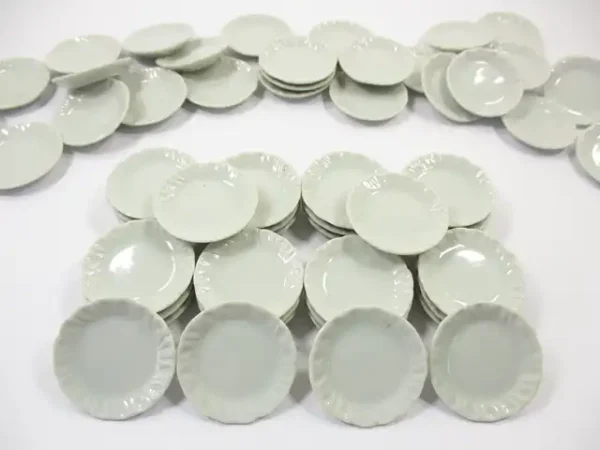30mm Mini White Scallop Plate Dish Dollhouse Miniatures Ceramic Supply - Image 2