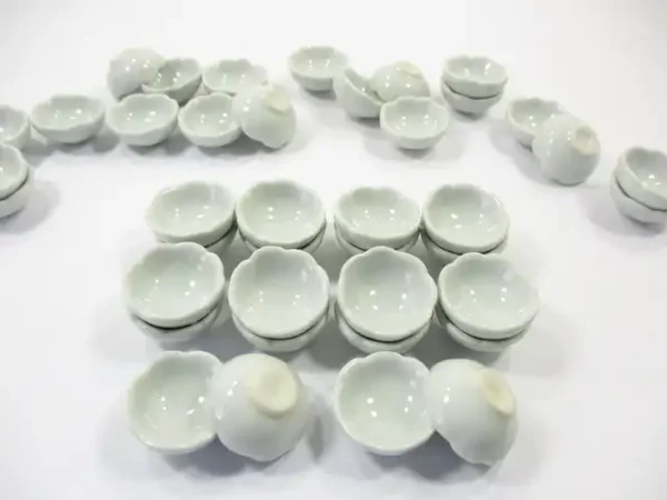 Dollhouse Miniature Ceramic 20 mm Kitchen White Scalloped Bowl Supply - Image 3