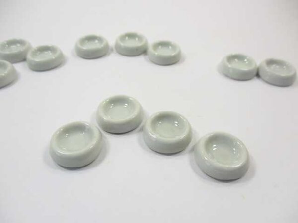Set Of 4 White Pet Food Bowl Plate 15mm Dollhouse Miniatures Animal Supply 12802