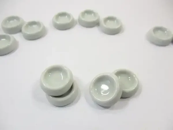 Set Of 4 White Pet Food Bowl Plate 15mm Dollhouse Miniatures Animal Supply 12802 - Image 4