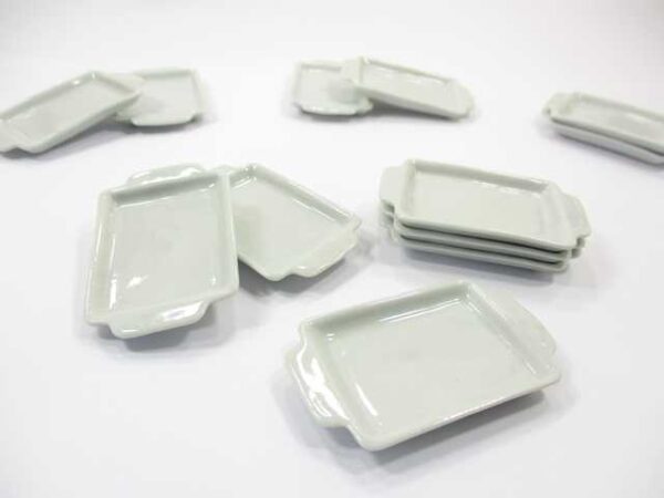 1:6 Dollhouse Miniatures 30×40 mm Set White Baking Pan Ceramic Tray - Image 4