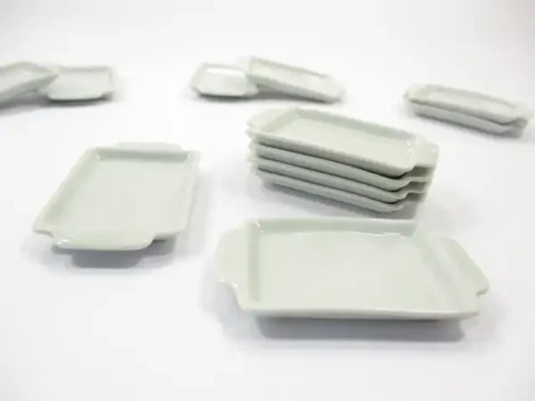 1:6 Dollhouse Miniatures 30×40 mm Set White Baking Pan Ceramic Tray - Image 2