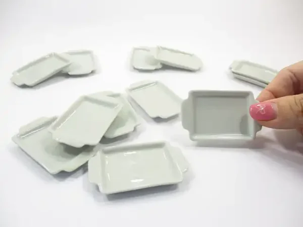 1:6 Dollhouse Miniatures 30×40 mm Set White Baking Pan Ceramic Tray - Image 6