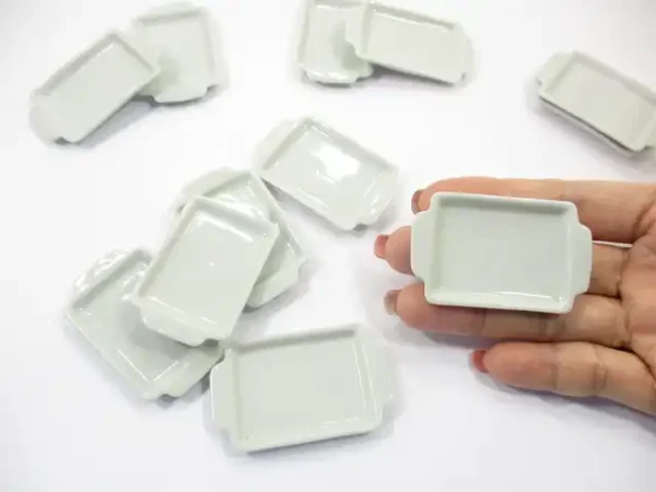 1:6 Dollhouse Miniatures 30×40 mm Set White Baking Pan Ceramic Tray - Image 5