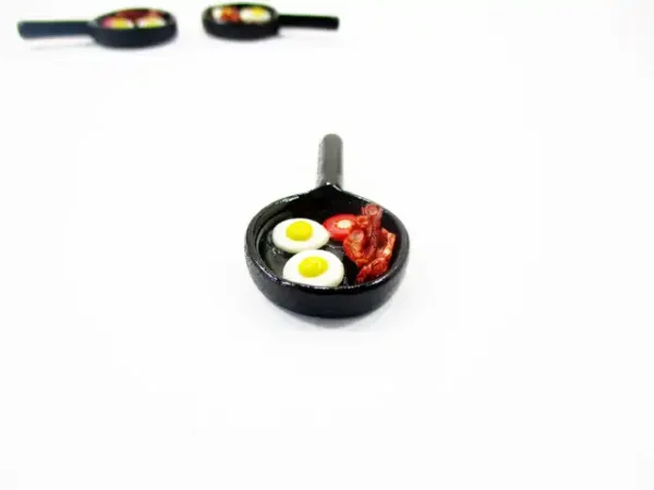 Dollhouse Miniatures Frying Pan Egg Bacon Cooking Kitchen Preparation 13689 - Image 2